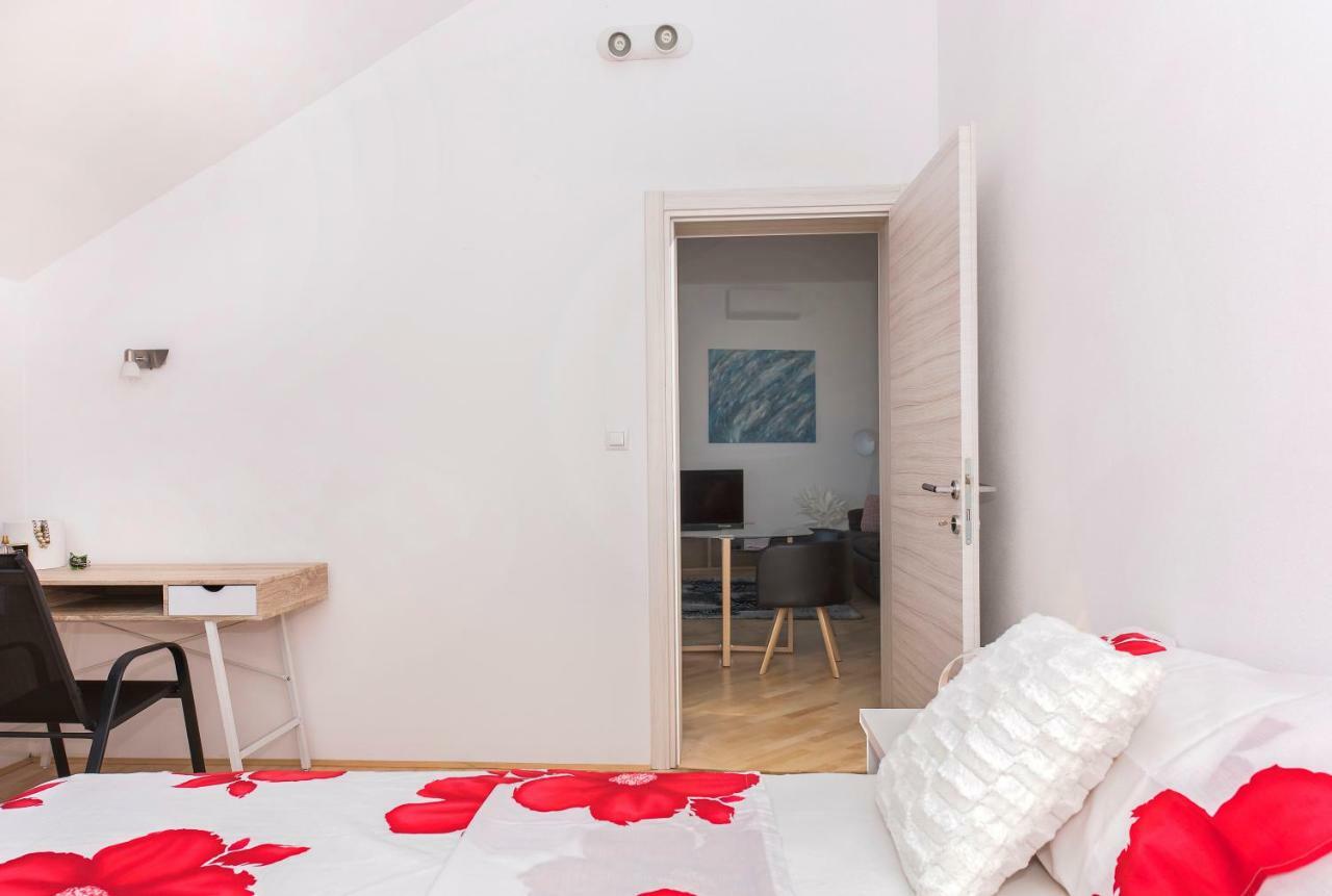 Apartman Kurika ชิเบนิก ภายนอก รูปภาพ